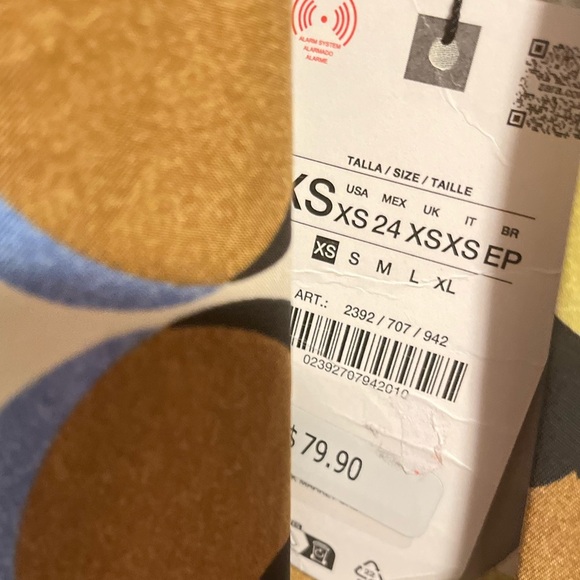 NWT ZARA 2025 collection BLOGGER FAV PRINT FEATH XS 
🚨PRICE FIRM NO DISCOUNT - Picture 2 of 16